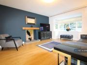 5 bedroom detached house to rent