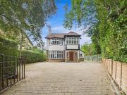 5 bedroom detached house to rent