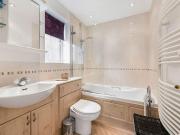 5 bedroom detached house to rent