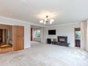 5 bedroom detached house to rent