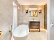 5 bedroom detached house to rent