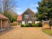 5 bedroom detached house to rent