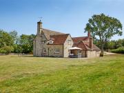 5 bedroom detached house to rent