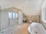 5 bedroom detached house to rent