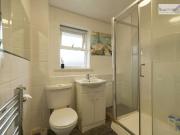 5 bedroom detached house to rent