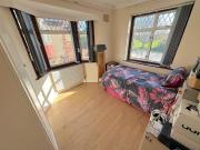5 bedroom detached house to rent