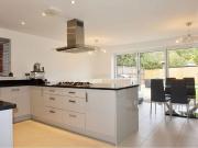 5 bedroom detached house to rent