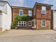 5 bedroom detached house to rent