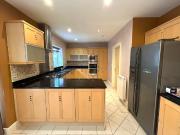 5 bedroom detached house to rent
