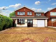 5 bedroom detached house to rent