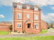 5 bedroom detached house to rent