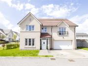 5 bedroom detached house to rent