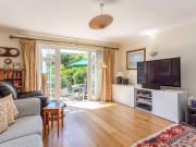 5 bedroom detached house to rent