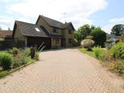5 bedroom detached house to rent