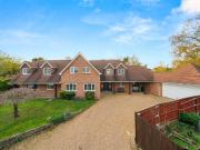 5 bedroom detached house to rent