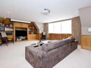5 bedroom detached house to rent