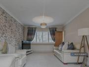 5 bedroom detached house to rent