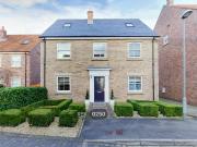 5 bedroom detached house to rent