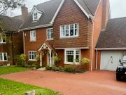 5 bedroom detached house to rent