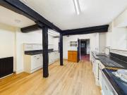 5 bedroom detached house to rent