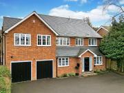 5 bedroom detached house to rent
