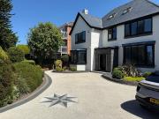 5 bedroom detached house to rent