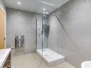 5 bedroom detached house to rent