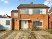 5 bedroom detached house to rent