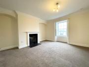 5 bedroom detached house to rent