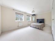5 bedroom detached house to rent