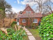 5 bedroom detached house to rent