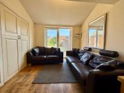 5 bedroom detached house to rent