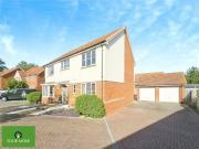 5 bedroom Detached House to rent, Ellington Way,...