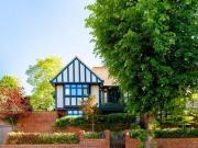 5 Bedroom Detached Villa For Rent In London