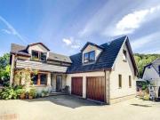 5 bedroom detached villa for sale in Woodend Gardens...