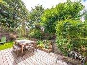 5 Bedroom End Of Terrace House