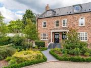 5 Bedroom End Of Terrace House