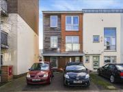 5 Bedroom End Of Terrace House