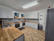 5 Bedroom End Of Terrace House