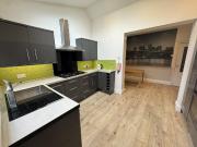 5 bedroom end of terrace house for rent in Hull Road,...