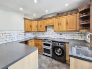 5 bedroom end of terrace house for rent in Tudor Road,...