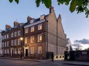 5 bedroom end of terrace house for sale