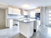 5 bedroom end of terrace house for sale