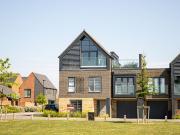 5 bedroom end of terrace house for sale