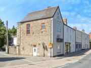 5 bedroom end of terrace house for sale