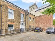5 bedroom end of terrace house for sale