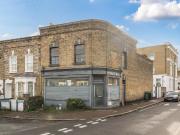 5 bedroom end of terrace house for sale