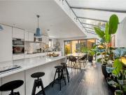 5 bedroom end of terrace house for sale