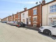 5 bedroom end of terrace house for sale