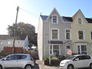 5 bedroom end of terrace house for sale